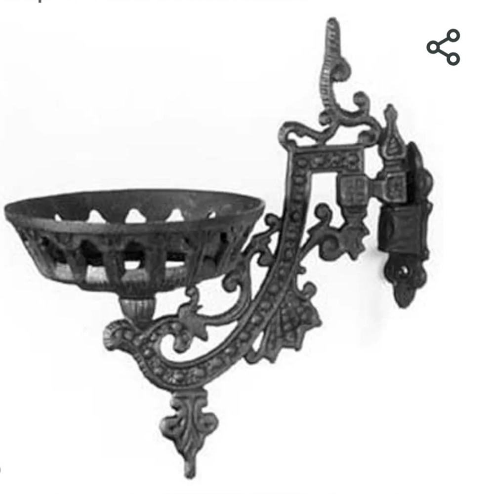 Kersosene lamp cast iron wall mount